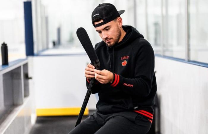 Nick Suzuki war in einem Bauer-Werbespot zu sehen … In Zusammenarbeit mit Hockey Canada