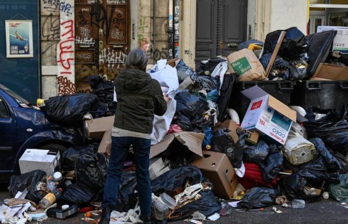 Der Streik der Müllabfuhr führt zu einer Anhäufung von 600 Tonnen Müll