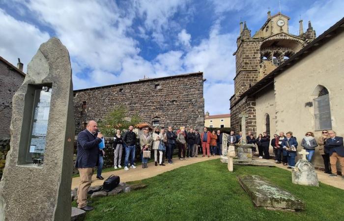 Dieser Friedhof, der Erinnerung und Kreativität vereint, ist ein absolutes Muss in der Haute-Loire