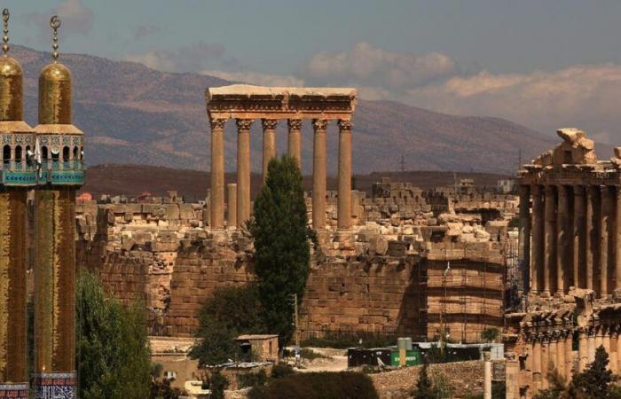 Im Libanon sind die Stadt Baalbeck und ihre römischen Ruinen von Einheimischen und Touristen verlassen