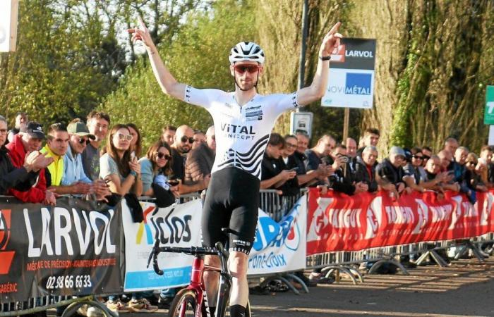 Tony Périou volle Sonne in Ergué-Gabéric vor der Normandie