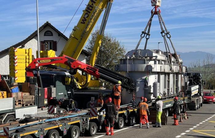 Zugerstrasse in Horgen: Schwertransport hat Panne – Hirzelpass ist blockiert