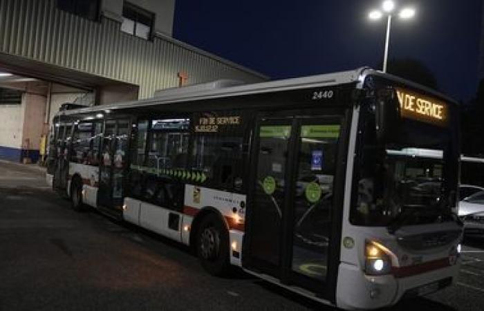 In Rillieux-la-Pape bei Lyon brannten zwei Busse und ein Polizist wurde verletzt