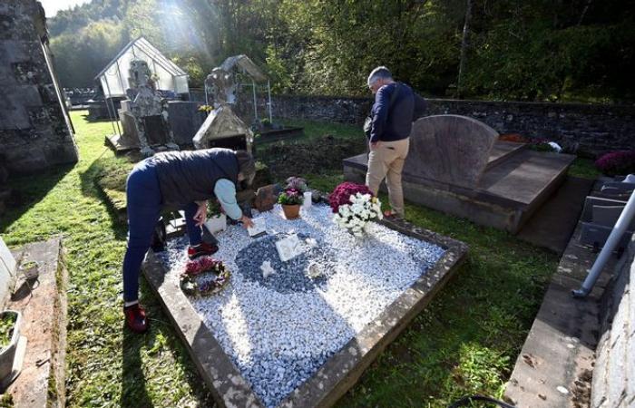 Dieser von der Überschwemmung am 17. Oktober stark betroffene Friedhof in Corrèze erwacht zu Allerheiligen wieder zum Leben