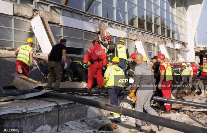 Nationaler Trauertag nach Einsturz des Bahnhofsdaches mit mindestens zwölf Toten