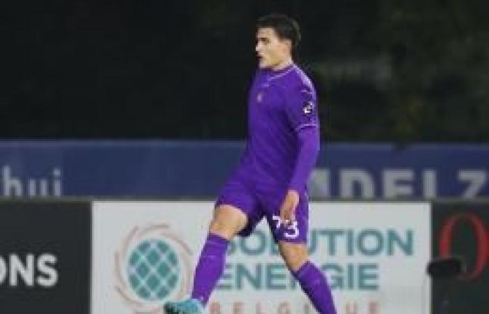 Dennis Praet wurde mit einer gelben Karte bestraft, nachdem er zugegeben hatte, dass es keinen Elfmeter gegeben hatte (Video)