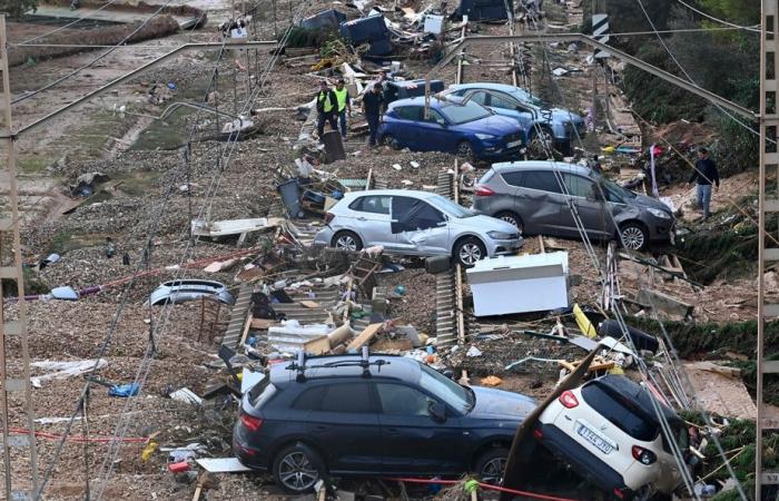 Überschwemmungen in Spanien | Mehr als 200 Tote, die Armee rückt als Verstärkung an