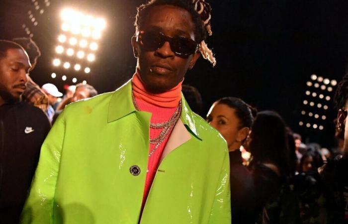 Der amerikanische Rapper Young Thug, dem vorgeworfen wird, Anführer der „Bloods“ zu sein, wird sich schuldig bekennen