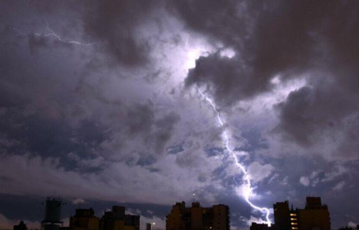 Warnung vor starken Stürmen und Hagel in 11 Provinzen: die betroffenen Gebiete | NMS-Warnung