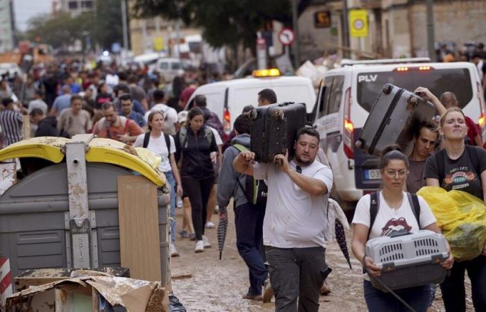 Überschwemmungen in Spanien: Zahl der Todesopfer steigt auf 158, „Dutzende“ werden nach Angaben der Behörden vermisst