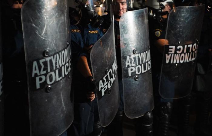 Mann nach Explosion in Athen von Anti-Terror-Polizei festgenommen