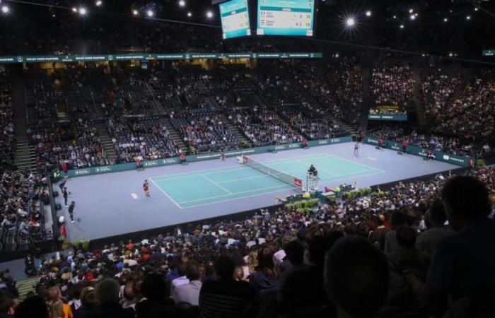 Bei seinem letzten Tennisturnier behielt Bercy den Grundgedanken des Feierns bei