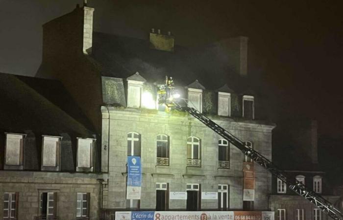 die beeindruckenden Bilder vom Einsatz der Feuerwehrleute mitten in der Nacht