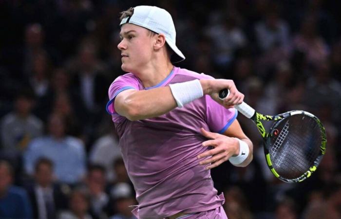 Holger Rune besiegt Alex de Minaur und kommt in Paris weiter | ATP-Tour