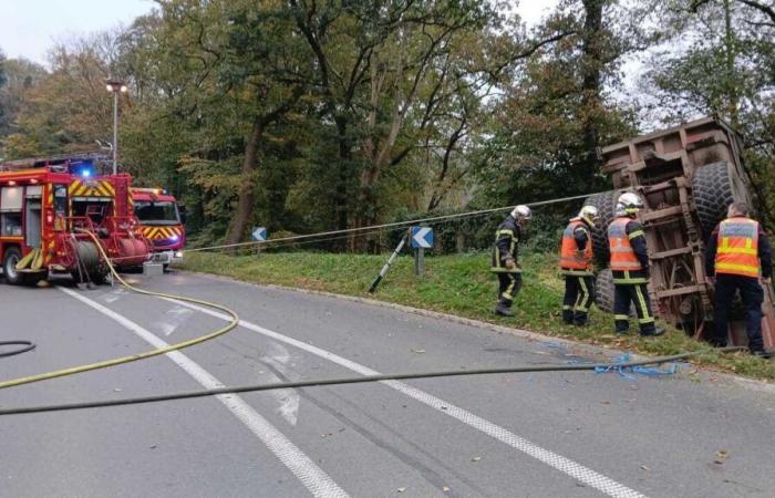 Ein Traktor stürzt 8 Meter tief in den Ärmelkanal, sein Fahrer wird schwer verletzt