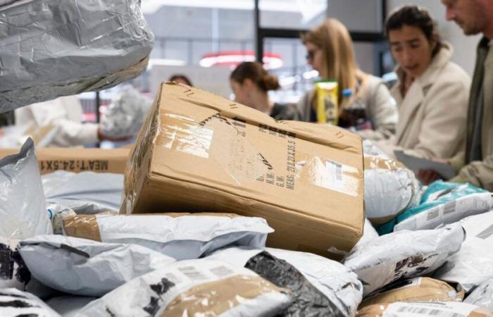 In Frankreich können auf dem Postweg verlorene Pakete Kiloweise und blind gekauft werden