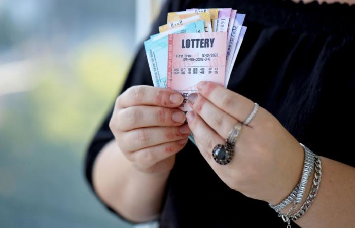 Sie gewinnt den Lotto-Jackpot, ihre Mutter erzählt ihr etwas vom Schlimmsten, was sie je gehört haben kann