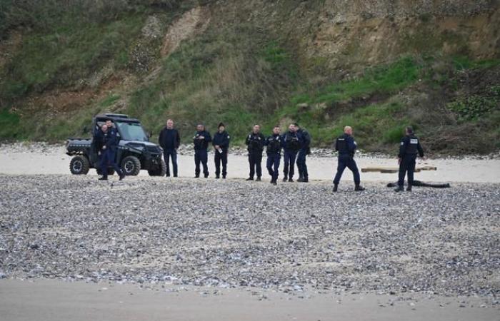 Die Leiche eines Mannes wurde an einem Strand entdeckt