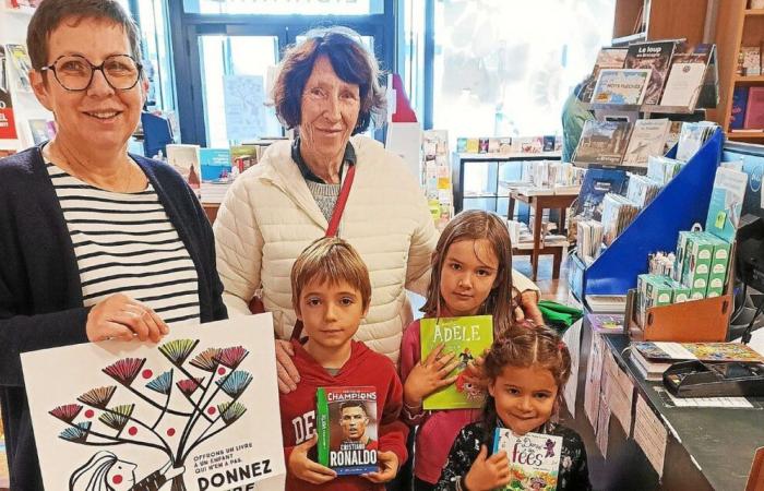 „Es ist wichtig, Kindern neue Bücher anbieten zu können“: In Landivisiau setzen sich Secours populaire und die Buchhändlergewerkschaft für Kinder ein