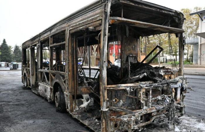 Bruno Bernard lobt „die vorbildliche Professionalität“ der Busfahrer