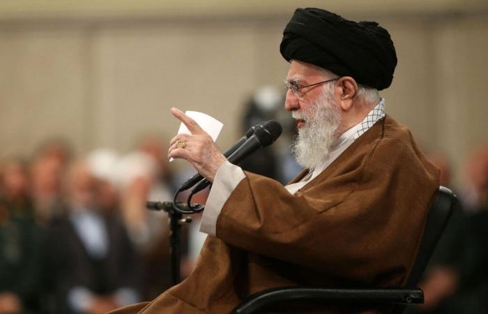 Ali Khamenei verspricht, bei jedem Angriff Israels und der Vereinigten Staaten „vernichtende“ Vergeltung zu üben