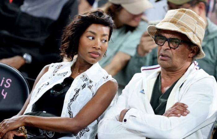 Yannick Noah, junger Vater besorgt und mit verschlossenem Gesicht neben seinem Sohn: erster Auftritt seit der Geburt seiner Tochter