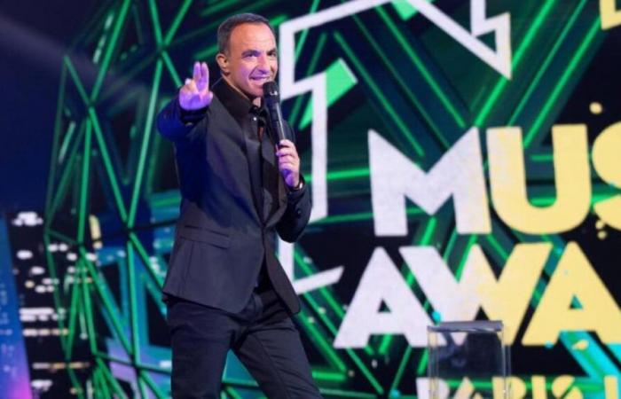 Internetnutzer lachen vor internationalen Stars während der NRJ Music Awards