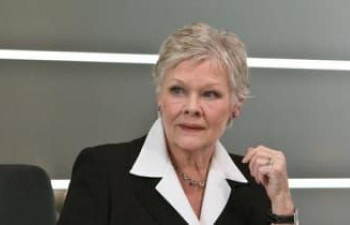 Judi Dench findet, dass alle James-Bond-Darsteller „ziemlich höflich“ waren ｜ BANG Showbiz English