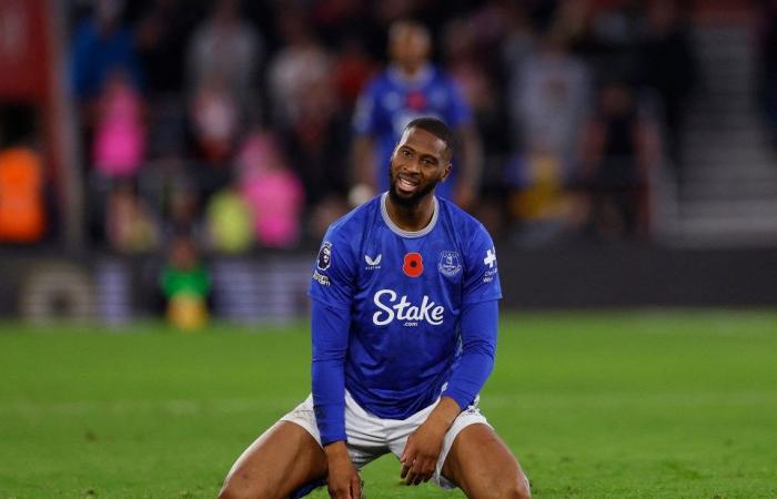 Southampton 1 Everton 0: Die Saints holen sich mit großer Erleichterung den ersten Sieg, weil sie Russell Martin unter Beschuss nehmen, als Toffees rue den Sitter verfehlte