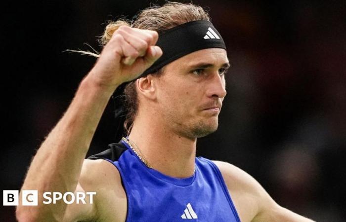 Paris Masters: Alexander Zverev schlägt Stefanos Tsitsipas und erreicht das Halbfinale