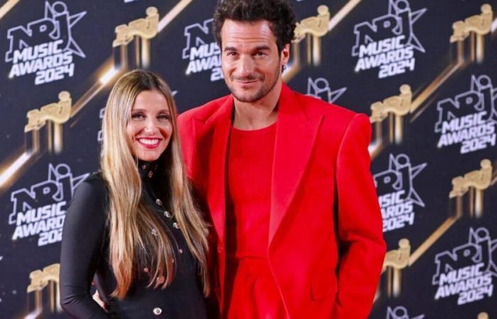 Amir haut bei den NRJ Music Awards alle um: eine gewagte Geste nach der offiziellen Bekanntgabe der Schwangerschaft seiner Frau Lital