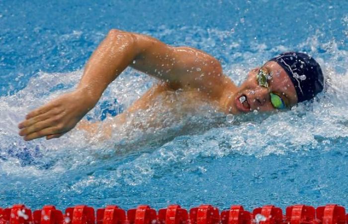 Léon Marchand gewinnt das 400-m-Lagen in Singapur und baut seine Hegemonie weiter aus