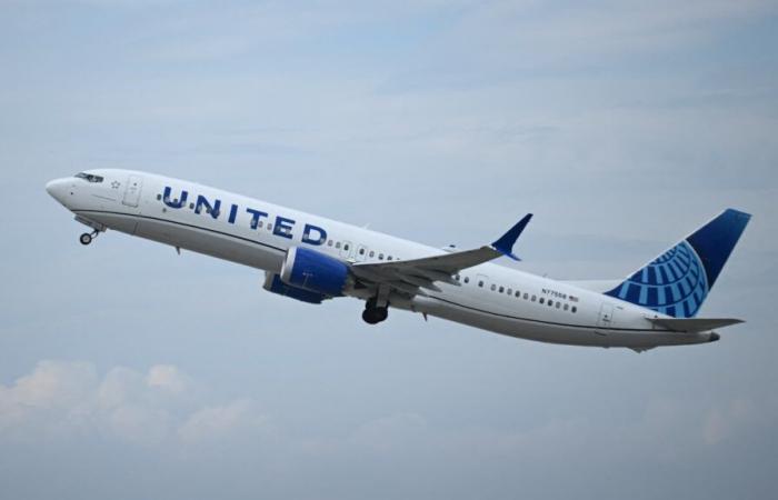 Mann auf United-Airlines-Flug im Schlaf blutig geschlagen