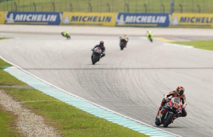 MotoGP Malaysia J2, Luca Marini (Honda Q19/S15) gleicht das so gut er kann aus: „Ich möchte meinem Team danken“