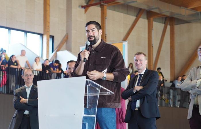 Essonne: Das Nikola-Karabatik-Gymnasium in Mennecy überrascht