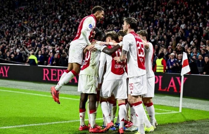 VIDEO. Als Einwechselspieler zaubert Mika Godts und beschert Ajax mit einem entscheidenden Tor den Sieg im Spitzenspiel gegen den PSV