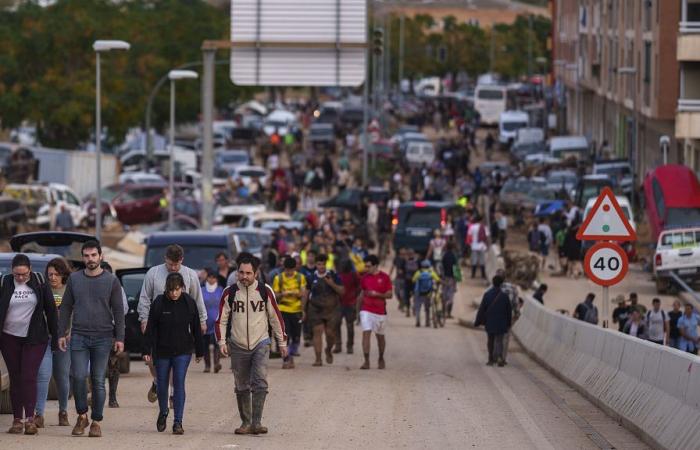 Betroffene Spanier suchen nach Überschwemmungen staatliche Hilfe