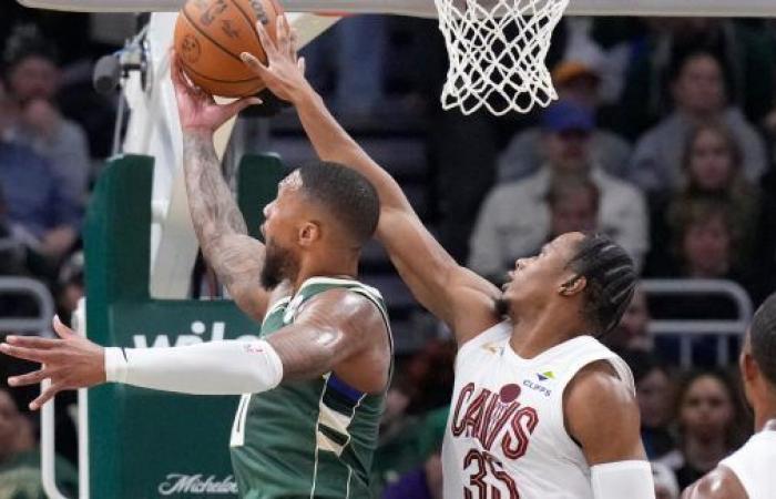 Nach seinem entscheidenden Schuss dankt Donovan Mitchell Isaac Okoro • Basket USA