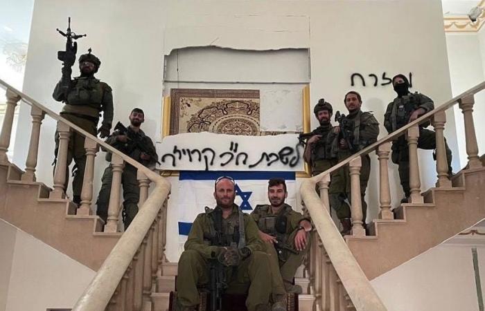 Rechtsextremer gewählter Beamter aus der IDF-Reserve ausgewiesen, nachdem im Libanon ein Foto aufgenommen wurde