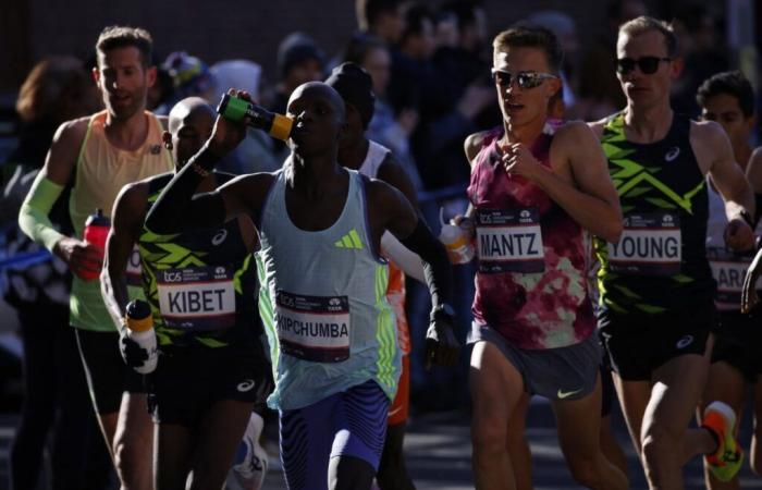 Abdi Nageeye aus den Niederlanden und Sheila Chepkirui aus Kenia gewannen den New York City Marathon