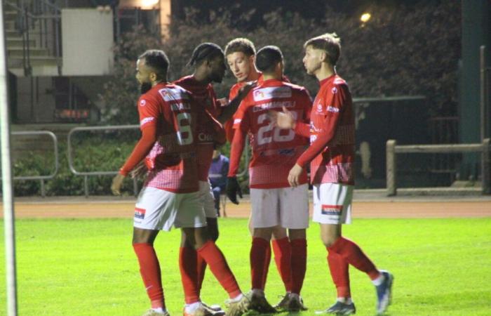 Fußball. Flers besiegt Fougères in einem spektakulären Match, Thibault Moulin verlässt verletzt