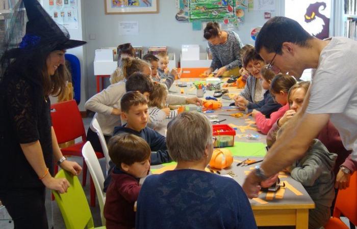 Biars-sur-Cère. Der Halloween-Geist schwebte über der Mitte