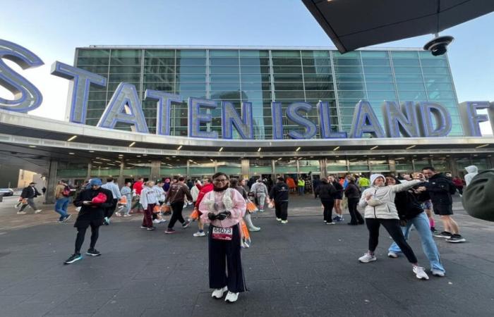 Dora aus Tura nimmt am historischen Marathon in New York City teil