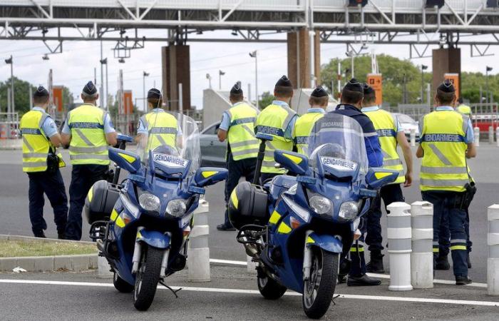 „Ich werde euch alle töten!“ », „Dreckige Weiße“: Auf der A62 greift der gewalttätige Autofahrer die Polizei an