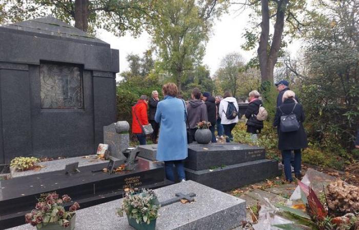 Legenden, Berühmtheiten, ungewöhnliche Bestattungen … Entdecken Sie die Geheimnisse von Père-Lachaise in Comics