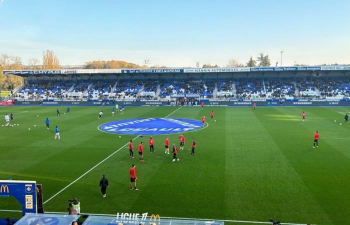 Auxerre – Stade Rennais: Ein Polizist wurde vor dem Spiel verletzt