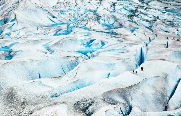 „Er glitt durch ein Labyrinth in den Tiefen des Gletschers“: der schreckliche Tod eines Bergsteigers, der gerade Geschichte geschrieben hatte