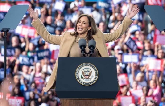 Der berühmte New Yorker Gastronom verspricht eine kostenlose Flasche Champagner an jedem Tisch, falls Kamala Harris gewählt wird