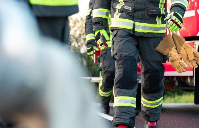 Zwei 21-jährige freiwillige Feuerwehrleute sterben bei Verkehrsunfall, Auto und Opfer von Wanderern entdeckt