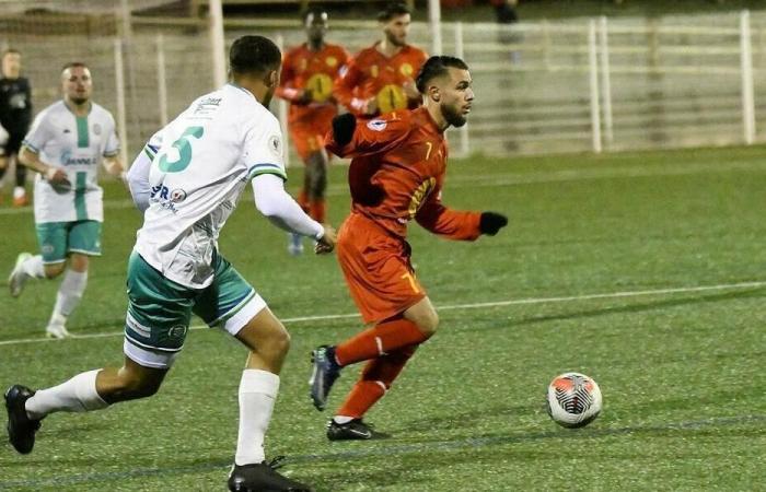 Fußball. Regional 1: Villaret siegt mit Schmerzen. Sport